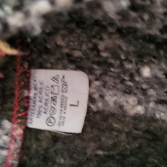 Sweaters - Picture 6 of 7